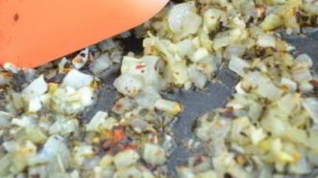 мясные шарики с моцареллой в томатном соусе