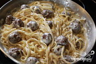 Паста Альфредо с фрикадельками