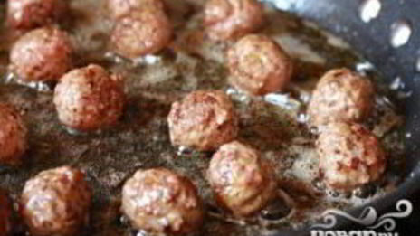 паста альфредо с фрикадельками