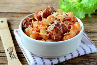 Паста в томате с фрикадельками