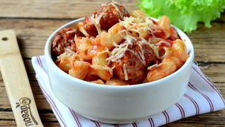 Паста в томате с фрикадельками