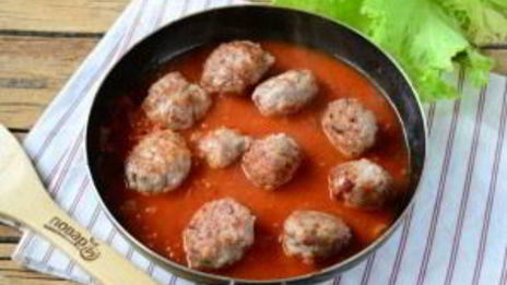 паста в томате с фрикадельками