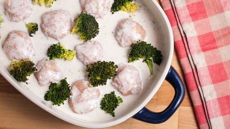 рыбные фрикадельки в сметанном соусе