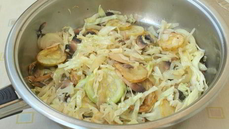 гарнир из картофеля с кабачками и шампиньонами