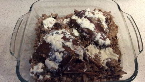 греча с индейкой, запеченные в сливках