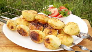 Картофель на шампурах