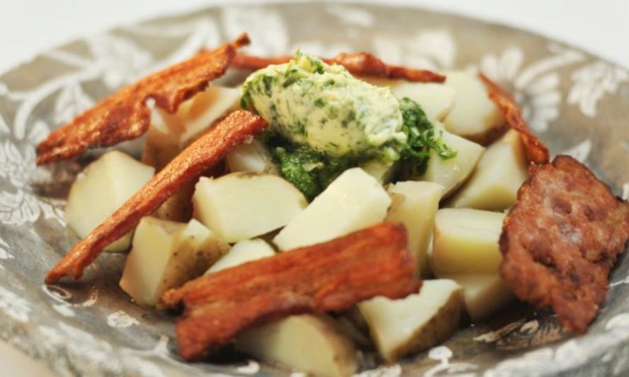 Рецепт картофель с ароматным маслом и ветчиной