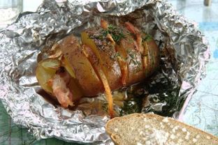 Картофель с беконом в фольге