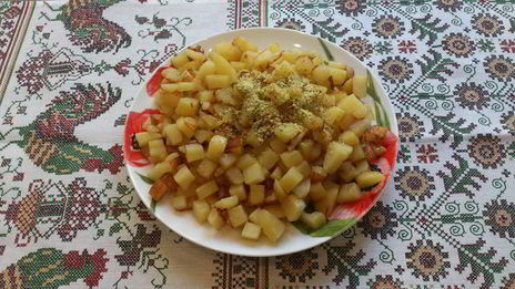 картофель с мясом в горшочках