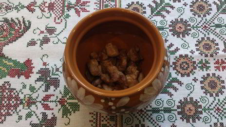 картофель с мясом в горшочках