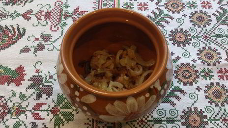 картофель с мясом в горшочках