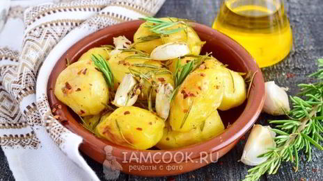 картофель с розмарином и чесноком в духовке