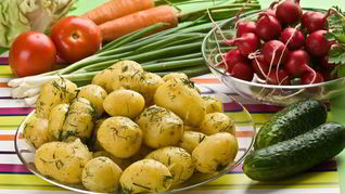 Картофель с зеленью и чесноком