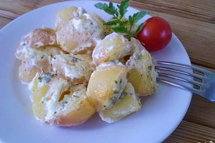 Картофель в духовке под соусом