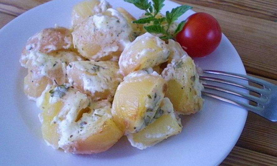 Рецепт картофель в духовке под соусом