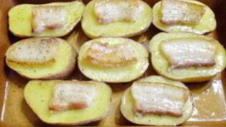 картошка с салом в духовке кораблики