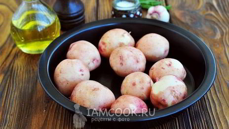 картошка в мундире в духовке