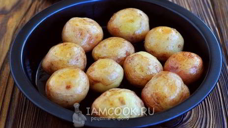 картошка в мундире в духовке
