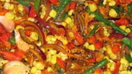 коричневый рис с овощами