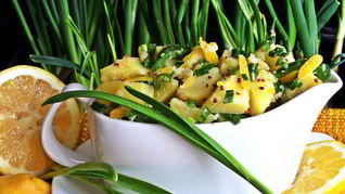 Лимонный картофель с луком
