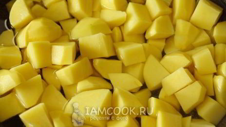 обжаренный картофель с чесноком