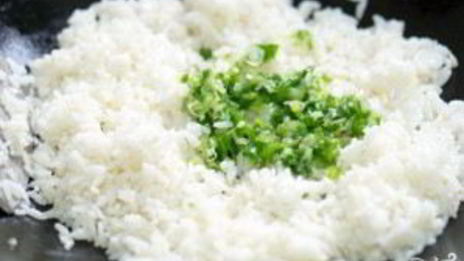 рис с чесноком