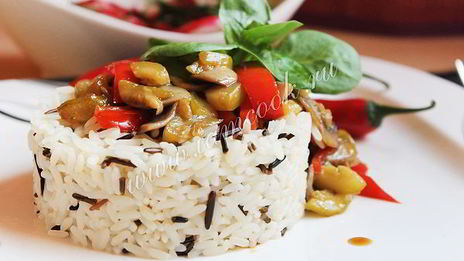 рис с шампиньонами и цуккини
