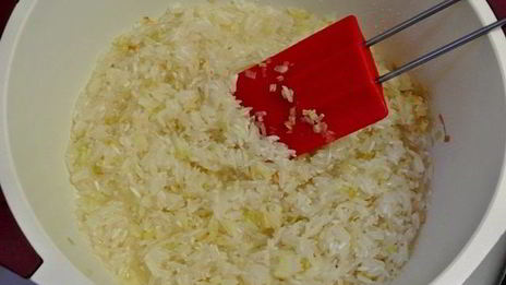 рис с зеленым горошком