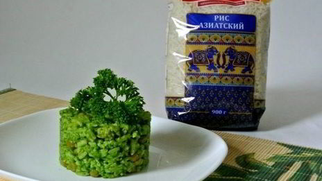 рис с зеленым горошком