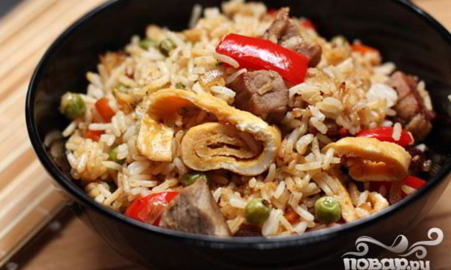Рецепт рис со свининой, омлетом и овощами