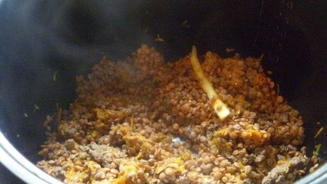 тушеная чечевица с тыквой и мясом