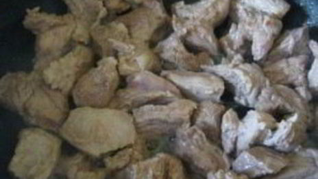 жареная картошка с говядиной