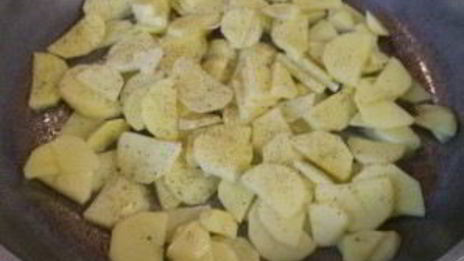 жареная картошка с морковкой