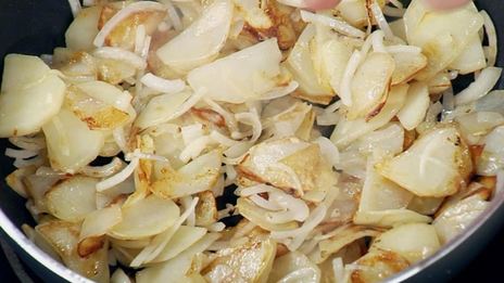 жареная картошка с шампиньонами