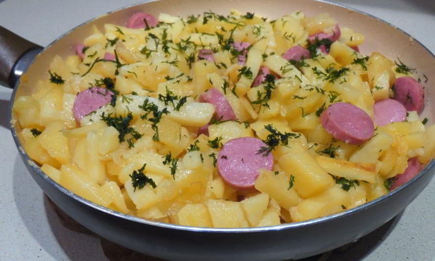 Рецепт жареной картошки с сосисками