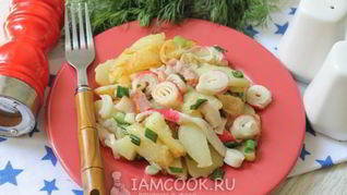 Жареный картофель с ветчиной и крабовыми палочками