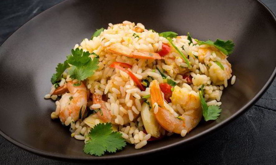 Рецепт жареный рис с креветками