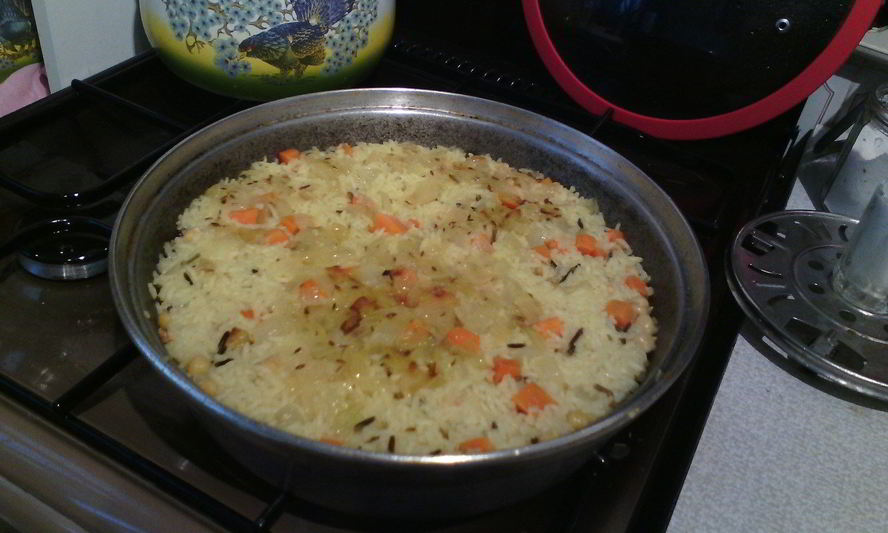 Рецепт жареный рис с морковью, луком, нутом и индийскими специям