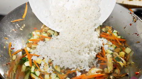 жареный рис с яйцом по-китайски