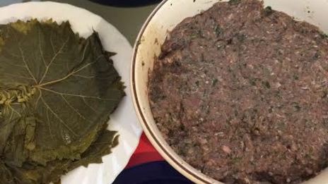 долма — голубцы в виноградных листьях