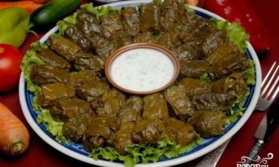 Рецепт долма из маринованных виноградных листьев