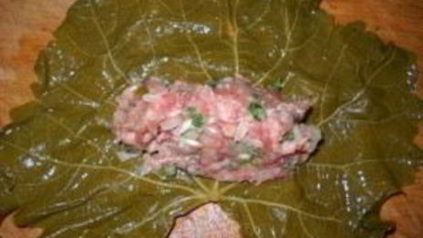 долма из маринованных виноградных листьев