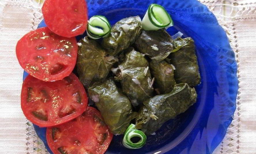 Рецепт долма из свежих листьев винограда