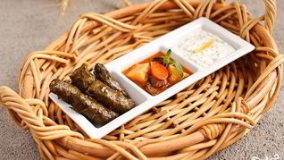 Долма из виноградных листьев