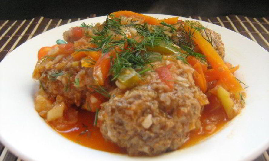 Рецепт голубцы ленивые паровые под овощным соусом