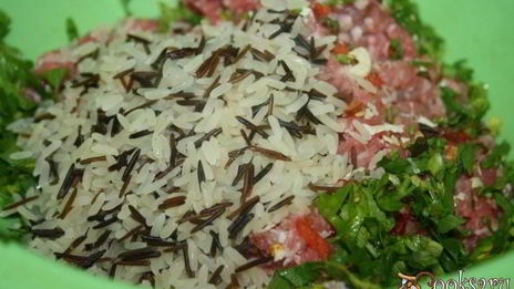 голубцы со свининой, запеченные в томатной заливке