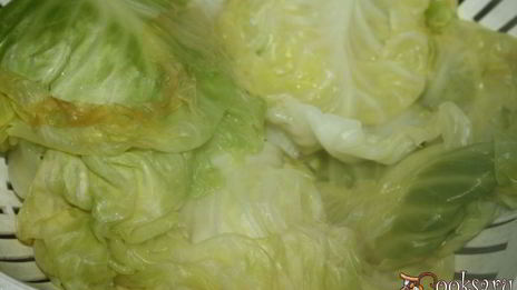 голубцы со свининой, запеченные в томатной заливке