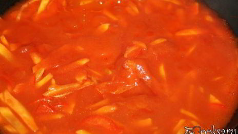 голубцы со свининой, запеченные в томатной заливке