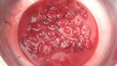 мини-голубцы с вино-вишневым соусом