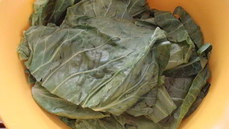 мини-голубцы с вино-вишневым соусом